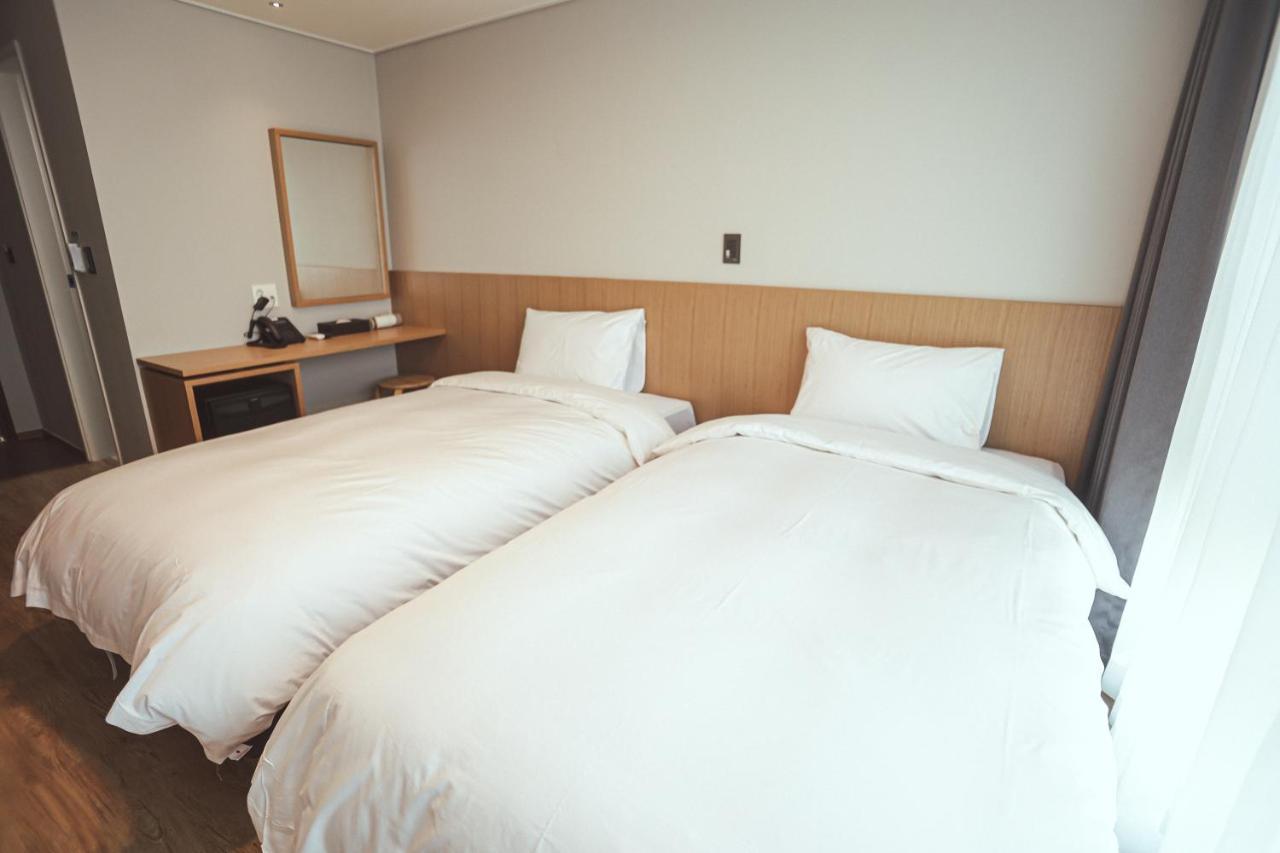 Hotel Kenny Йосу Экстерьер фото